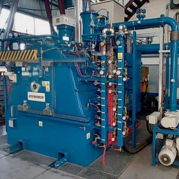 Quenching furnace for heat treatment